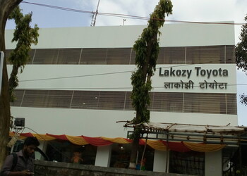 Lakozy-toyota-Car-dealer-Andheri-mumbai-Maharashtra-1