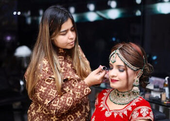 Lata-madhwani-bridal-makeup-artist-Makeup-artist-Ambernath-Maharashtra-3