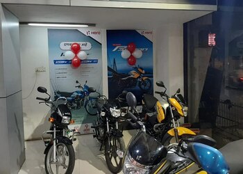 Laxmi-automobiles-Motorcycle-dealers-Solapur-Maharashtra-2