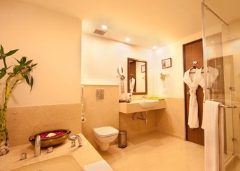 Lemon-tree-hotel-3-star-hotels-Vadodara-Gujarat-3