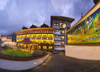 Lemon-tree-hotel-gangtok-4-star-hotels-Gangtok-Sikkim-2