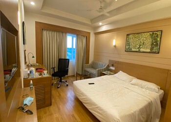 Lemon-tree-premier-4-star-hotels-Bangalore-Karnataka-2