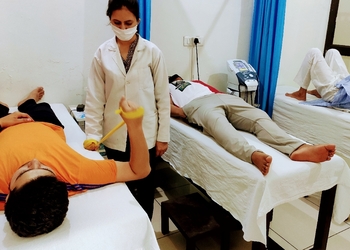 Life-active-physiotherapy-rehabilitation-clinic-Physiotherapists-Hisar-Haryana-2