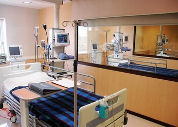 Lilavati-hospital-and-research-centre-Private-hospitals-Khar-mumbai-Maharashtra-2