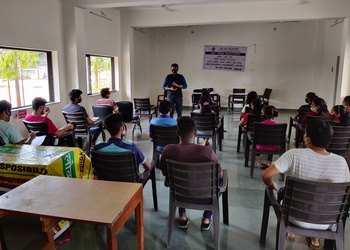 Lk-academy-Coaching-centre-Vadodara-Gujarat-3