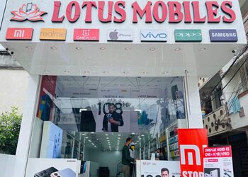 Lotus-mobiles-Mobile-stores-Dhantoli-nagpur-Maharashtra-1