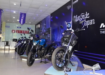Lucknow-automotives-yamaha-showroom-Motorcycle-dealers-Aliganj-lucknow-Uttar-pradesh-2
