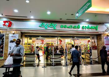 Lulu-hypermarket-Supermarkets-Kochi-Kerala-1