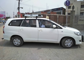 Luxury-cab-Taxi-services-Kankarbagh-patna-Bihar-2