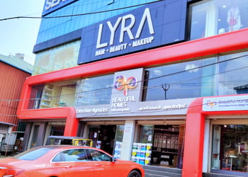 Lyra-salon-Beauty-parlour-Vyttila-kochi-Kerala-1