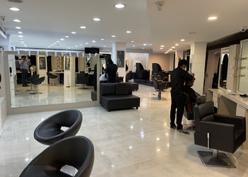 Lyra-salon-Beauty-parlour-Vyttila-kochi-Kerala-3