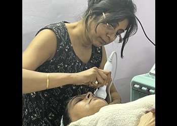 Magic-touch-salon-and-academy-Beauty-parlour-Sahibabad-ghaziabad-Uttar-pradesh-3