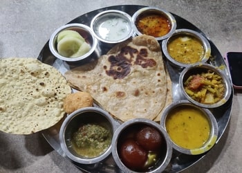 Maharaja-hotel-Pure-vegetarian-restaurants-Shankar-nagar-raipur-Chhattisgarh-2