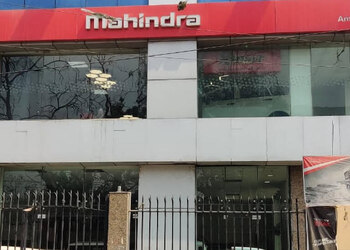 Mahindra-amit-automobiles-Car-dealer-Bhagalpur-Bihar-1