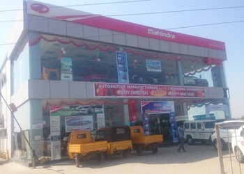 Mahindra-automotive-showroom-Car-dealer-Nizamabad-Telangana-1