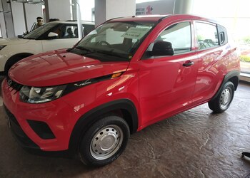 Mahindra-jitendra-motors-Car-dealer-Cidco-nashik-Maharashtra-3