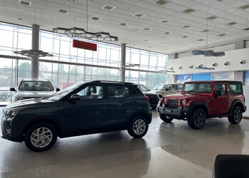 Mahindra-ks-automobiles-Car-dealer-Udaipur-Rajasthan-3