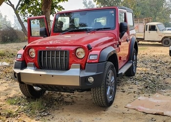 Mahindra-vineet-automobiles-Car-dealer-Aligarh-Uttar-pradesh-3