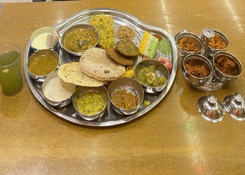 Manbhavan-premium-thali-Family-restaurants-Amravati-Maharashtra-3