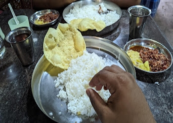 Mani-mess-Pure-vegetarian-restaurants-Kowdiar-thiruvananthapuram-Kerala-1