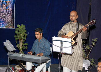 Manish-murhekar-guitar-classes-Music-schools-Amravati-Maharashtra-3