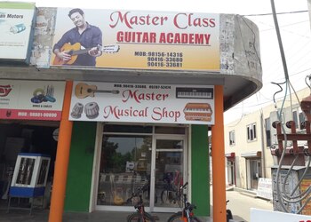 Master-class-guitar-academy-Guitar-classes-Bathinda-Punjab-1