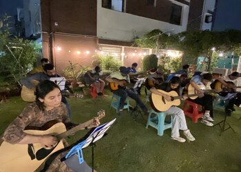 Max-guitar-classes-Guitar-classes-Mohali-chandigarh-sas-nagar-Punjab-3