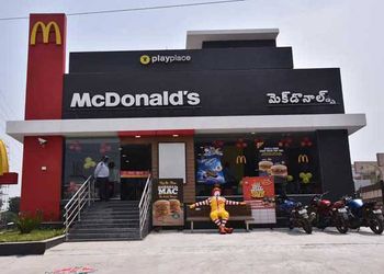 Mcdonalds-Fast-food-restaurants-Vijayawada-Andhra-pradesh-1