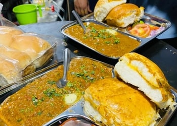 Meerads-vadapav-Fast-food-restaurants-Deoghar-Jharkhand-3