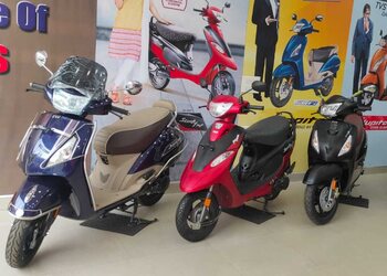 Mercury-motors-Motorcycle-dealers-Lakadganj-nagpur-Maharashtra-3