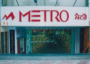 Metro-shoes-Shoe-store-Amritsar-Punjab-1