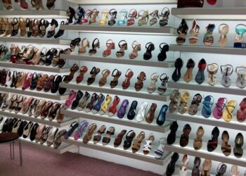 Metro-shoes-Shoe-store-Amritsar-Punjab-2