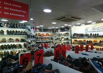 Metro-shoes-Shoe-store-Dadar-mumbai-Maharashtra-2