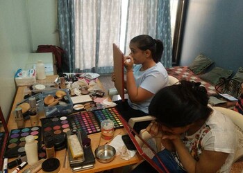Mirror-faces-bridal-makeup-studio-and-academy-Makeup-artist-Mira-bhayandar-Maharashtra-2