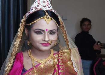Mirror-faces-bridal-makeup-studio-and-academy-Makeup-artist-Mira-bhayandar-Maharashtra-3