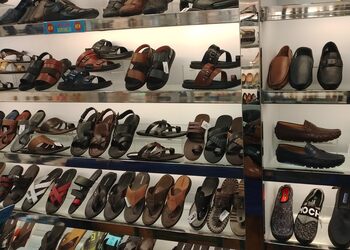Mochi-shoes-Shoe-store-Dadar-mumbai-Maharashtra-2