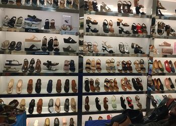 Mochi-shoes-Shoe-store-Dadar-mumbai-Maharashtra-3