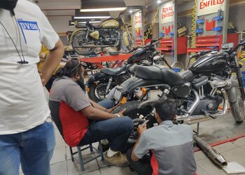 Modern-motor-bikes-Motorcycle-dealers-Shastri-nagar-jodhpur-Rajasthan-3