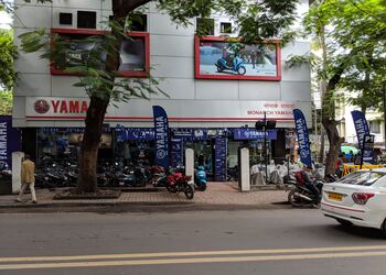 Monarch-yamaha-Motorcycle-dealers-Deccan-gymkhana-pune-Maharashtra-1