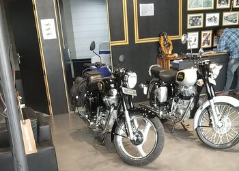 Monga-motors-Motorcycle-dealers-Karnal-Haryana-3