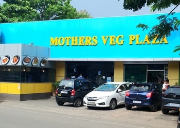 Mothers-veg-plaza-Pure-vegetarian-restaurants-Kowdiar-thiruvananthapuram-Kerala-1