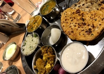 Moti-mahal-restaurant-Pure-vegetarian-restaurants-Charbagh-lucknow-Uttar-pradesh-3