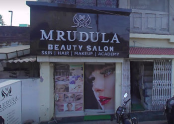 Mrudula-beauty-salon-and-academy-Beauty-parlour-Sitabuldi-nagpur-Maharashtra-1