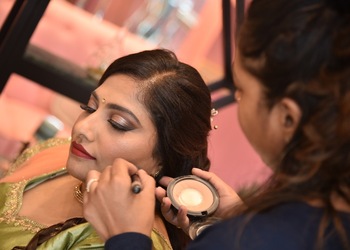 Mrunal-mukunds-makeup-hairstyling-studio-Makeup-artist-Naigaon-vasai-virar-Maharashtra-2