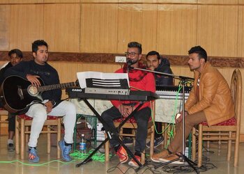 Music-maniacs-Guitar-classes-Channi-himmat-jammu-Jammu-and-kashmir-3