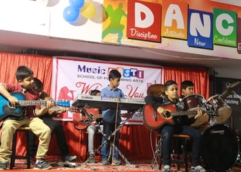 Music-masti-school-of-performing-arts-Guitar-classes-Amanaka-raipur-Chhattisgarh-3