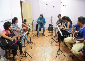 Music-masti-school-of-performing-arts-Guitar-classes-Raipur-Chhattisgarh-2