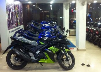 N-j-yamaha-Motorcycle-dealers-Surat-Gujarat-3