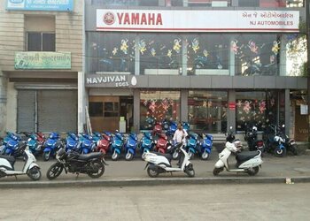 N-j-yamaha-Motorcycle-dealers-Udhna-surat-Gujarat-1