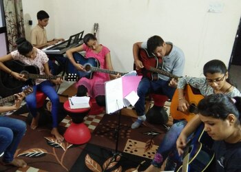Naad-swaram-school-of-music-classes-Guitar-classes-Nanakheda-ujjain-Madhya-pradesh-3